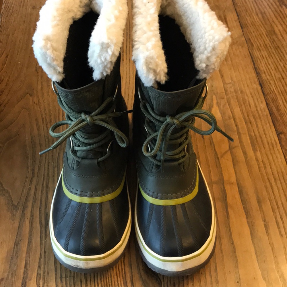Sorel Winter Carnival waterproof canvas Size 6.5